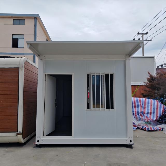Quick-assembly Container House with Canopy Board