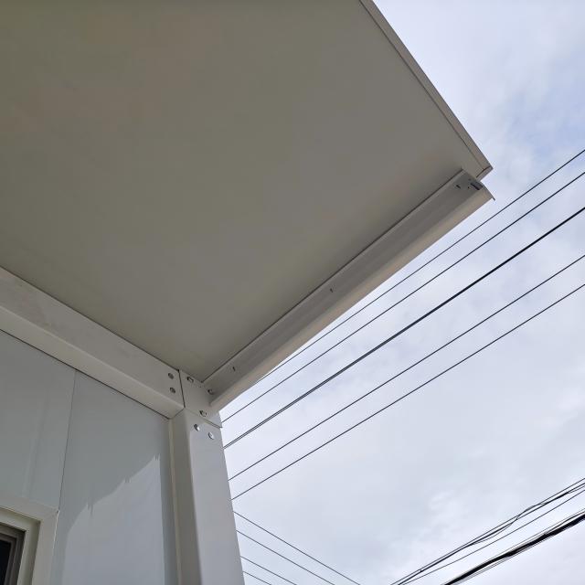 Quick-assembly Container House with Canopy Board